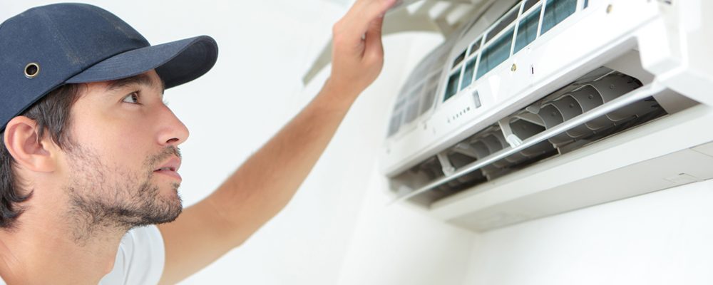 Faire appel aux prestations d’un artisan spécialisé pour installer un système de climatisation chez soi