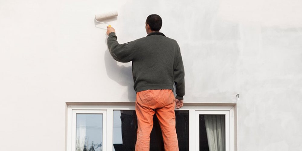 Comment choisir la bonne peinture pour une façade en extérieur ?